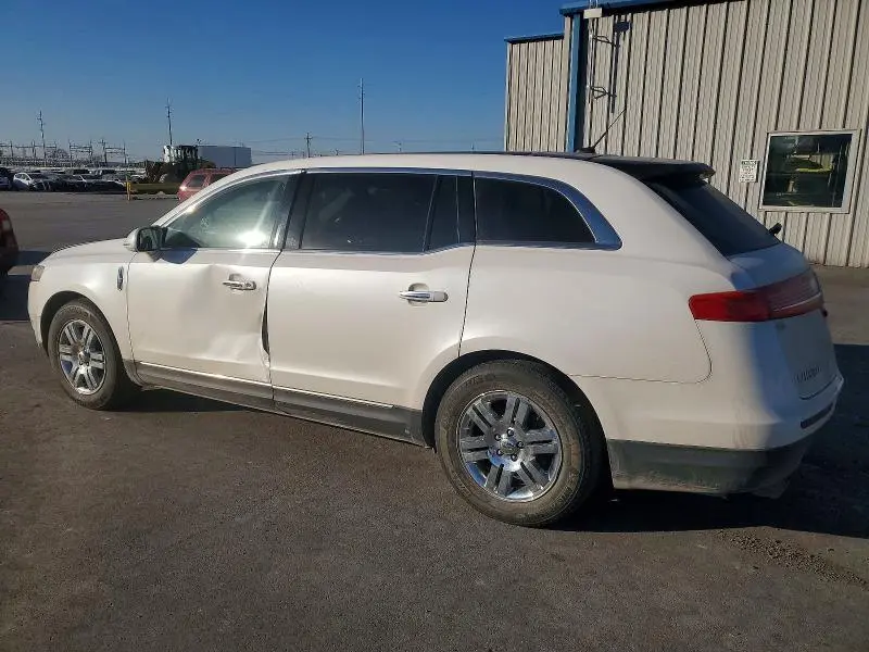2013 LINCOLN MKT   