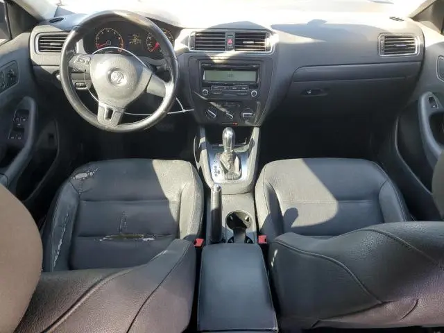 2011 VOLKSWAGEN JETTA SE  