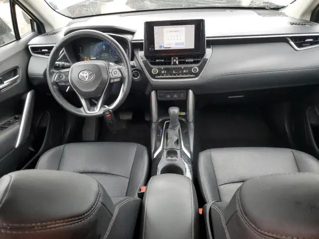 2023 TOYOTA COROLLA CROSS XLE  