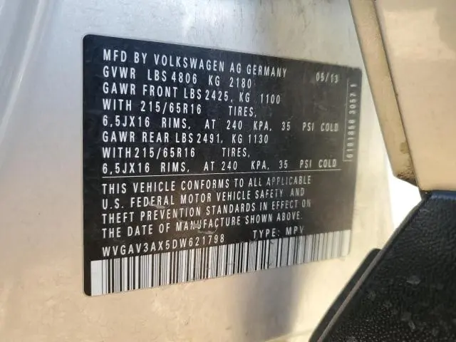 2013 VOLKSWAGEN TIGUAN S  