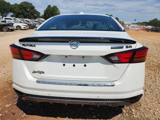 2022 NISSAN ALTIMA SR  