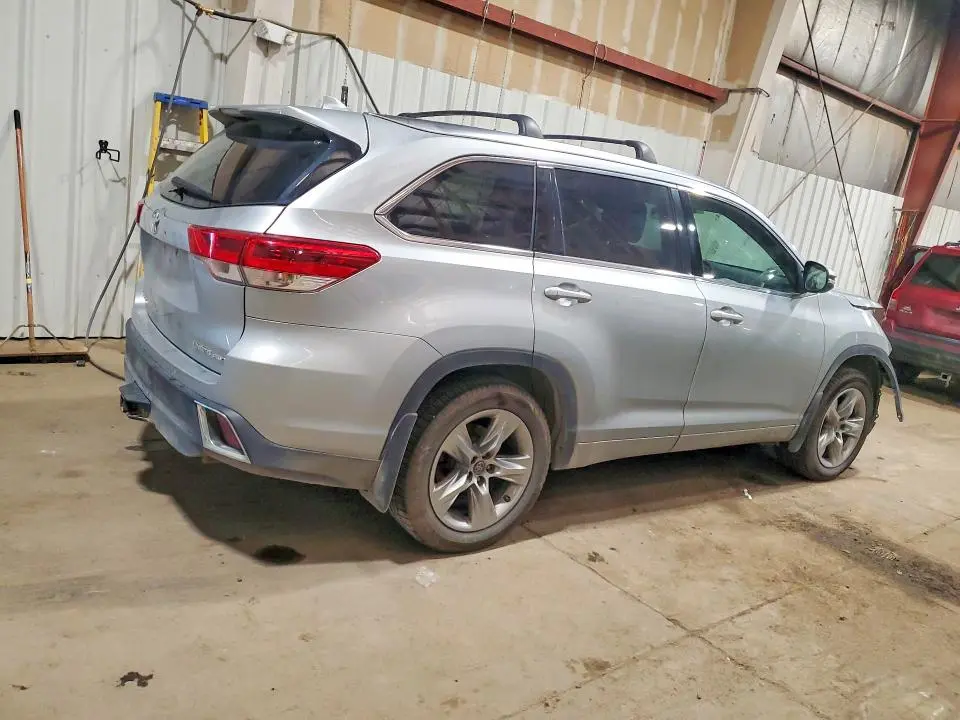 2017 TOYOTA HIGHLANDER LIMITED PLATINUM  