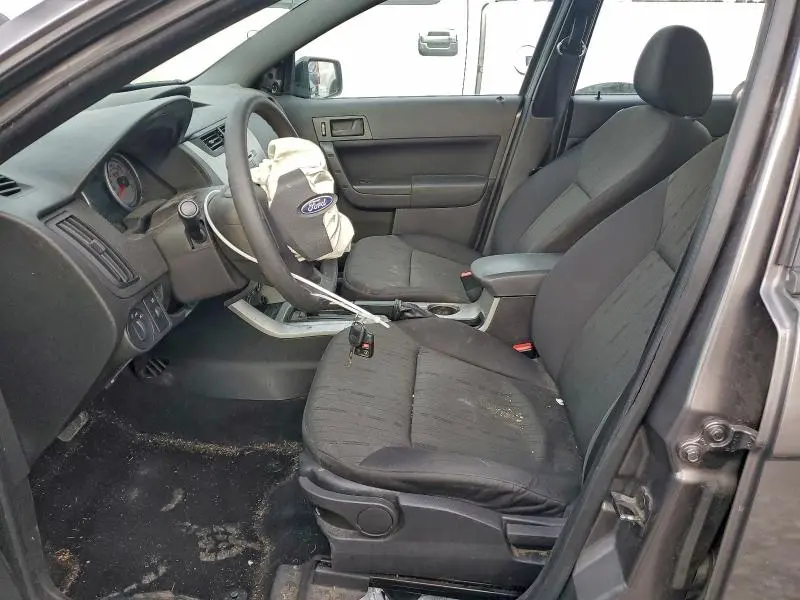 2011 FORD FOCUS SE  