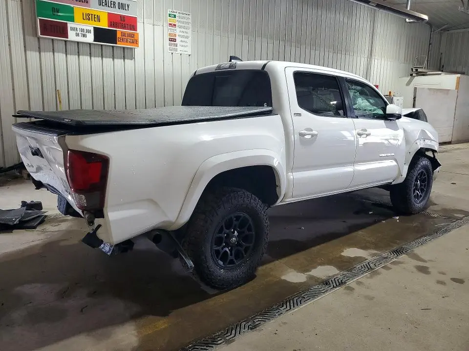 2020 TOYOTA TACOMA SR5 V6  