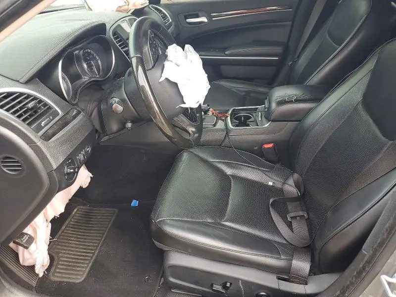 2019 CHRYSLER 300 LIMITED  