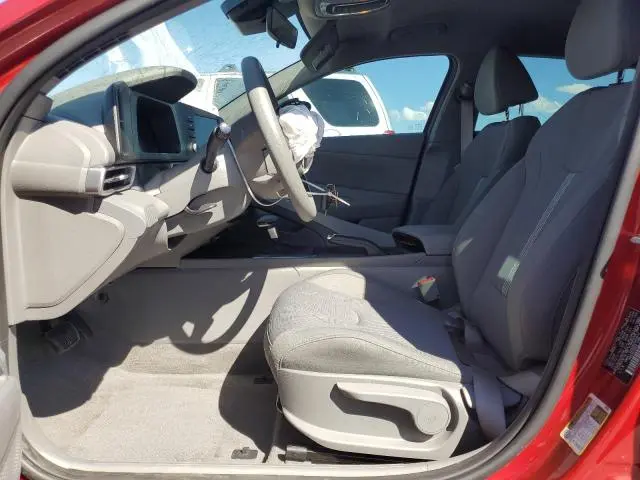 2025 HYUNDAI ELANTRA SE  