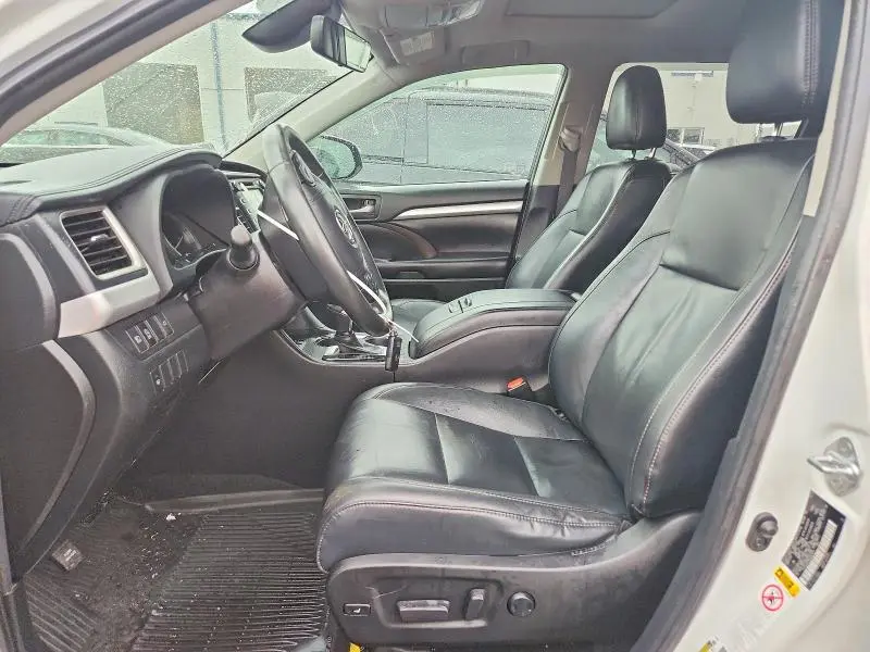 2019 TOYOTA HIGHLANDER XLE  