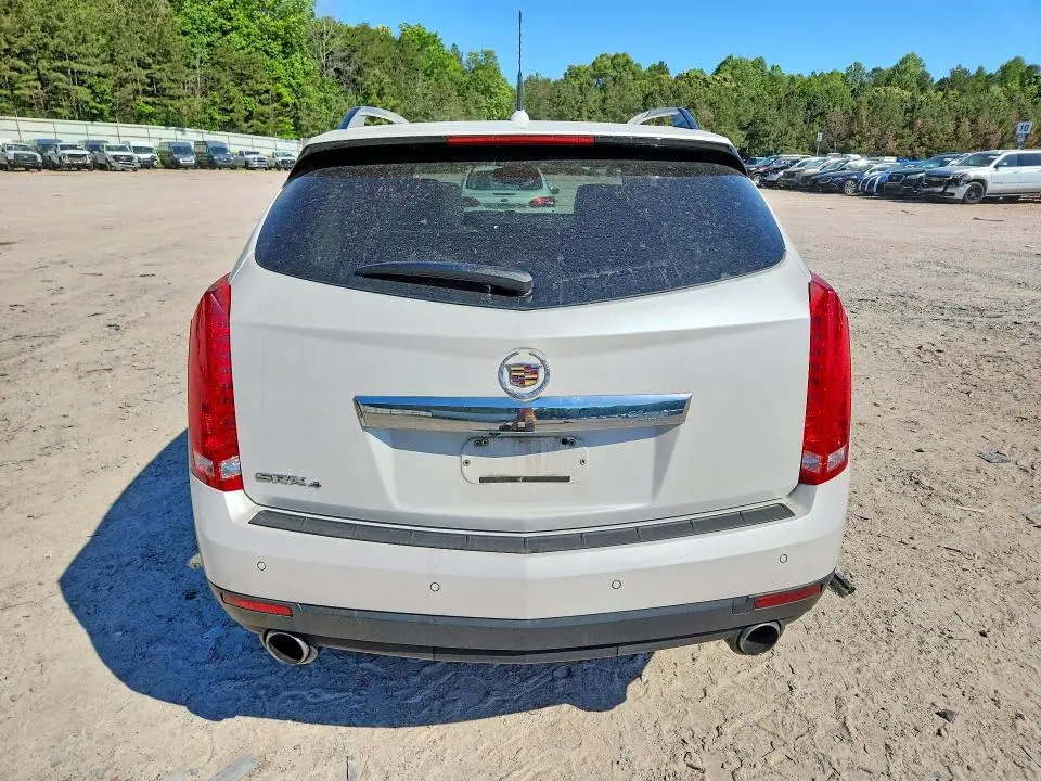 2011 CADILLAC SRX LUXURY COLLECTION  