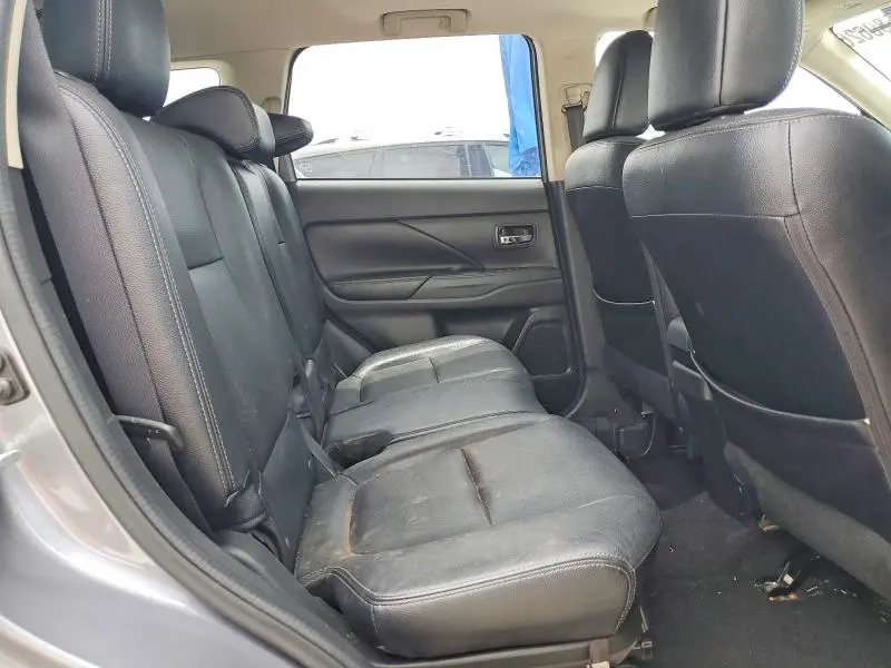 2017 MITSUBISHI OUTLANDER SE  