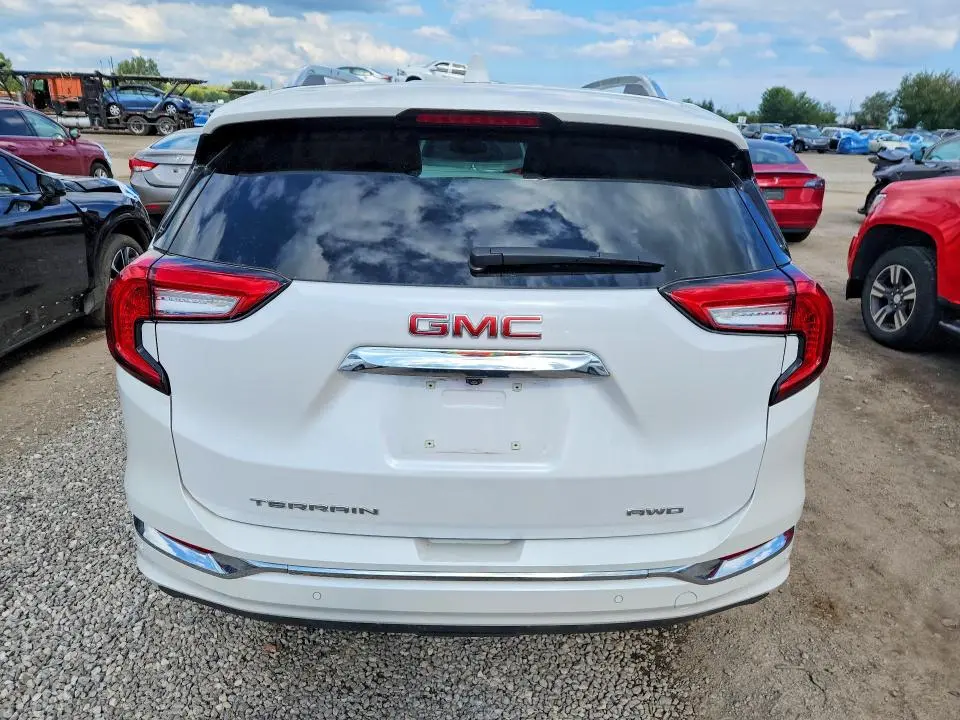 2023 GMC TERRAIN DENALI  