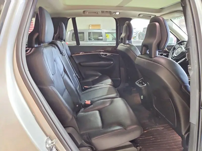 2016 VOLVO XC90 T6  
