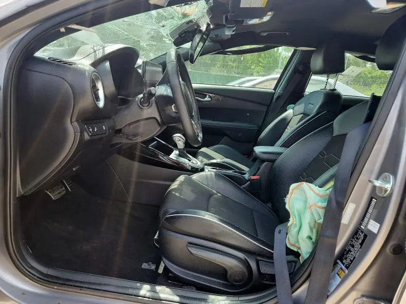 2023 KIA FORTE GT LINE  