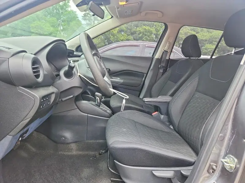 2022 NISSAN KICKS S  