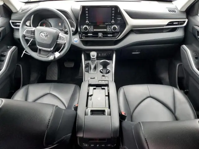 2022 TOYOTA HIGHLANDER HYBRID XLE  