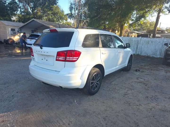 2018 DODGE JOURNEY SE  