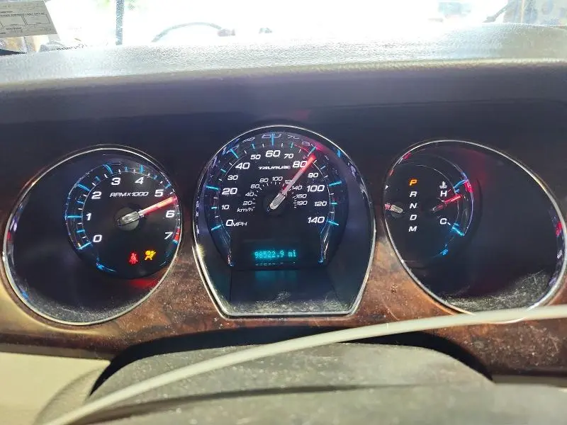 2011 FORD TAURUS LIMITED  
