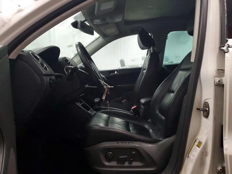 2010 VOLKSWAGEN TIGUAN SE  