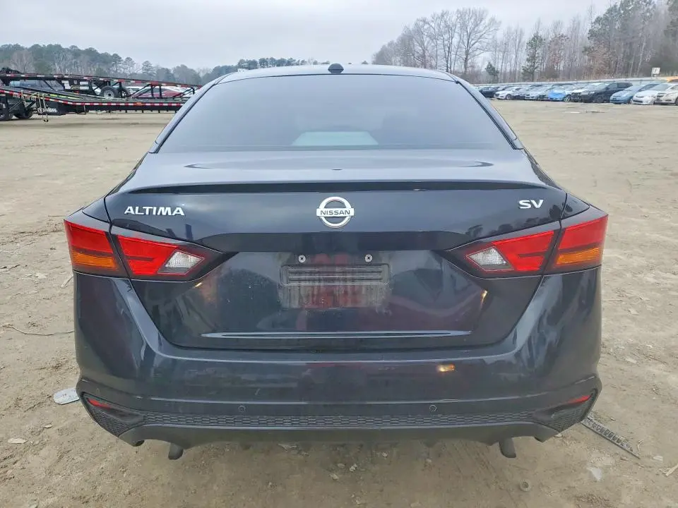 2022 NISSAN ALTIMA SV  