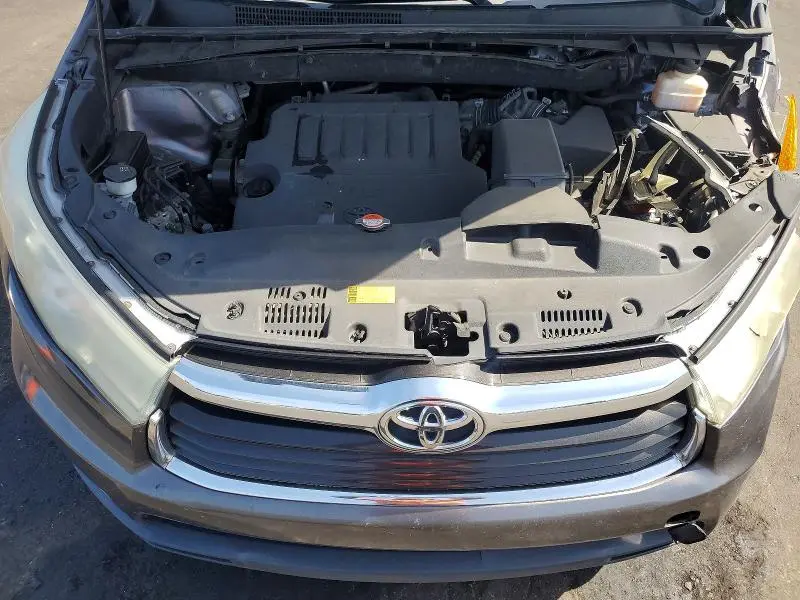 2016 TOYOTA HIGHLANDER XLE  