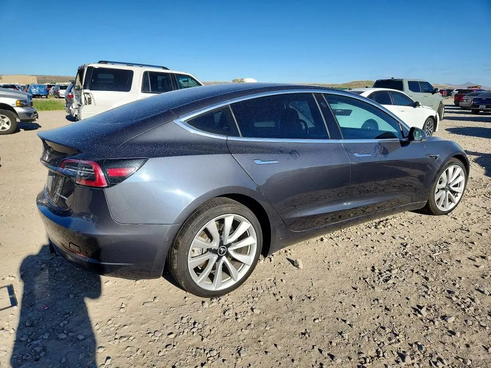 2018 TESLA MODEL 3   