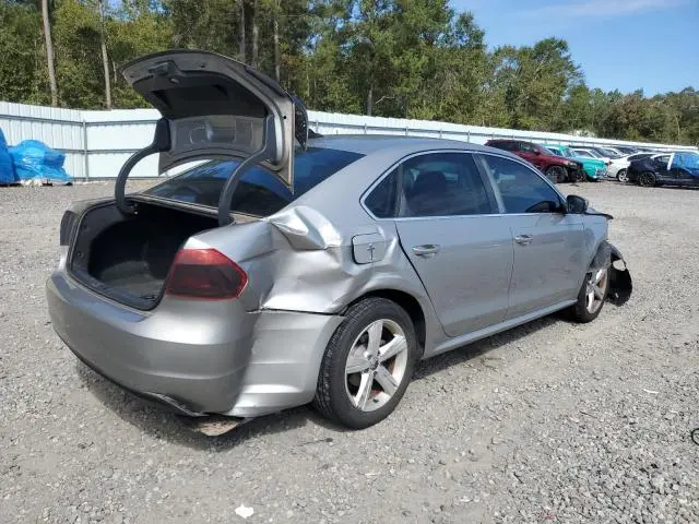 2013 VOLKSWAGEN PASSAT SE  