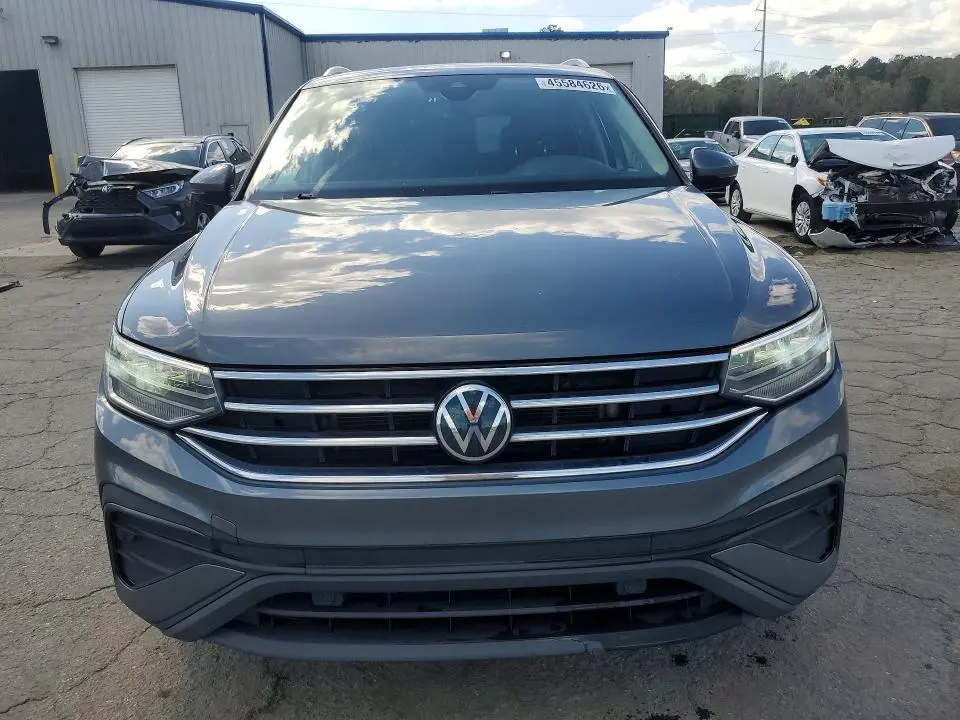 2022 VOLKSWAGEN TIGUAN SE  