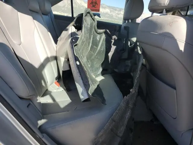 2010 TOYOTA CAMRY SE  