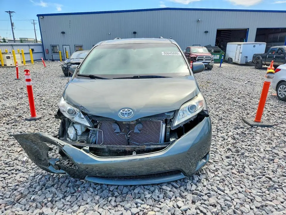 2011 TOYOTA SIENNA LE  