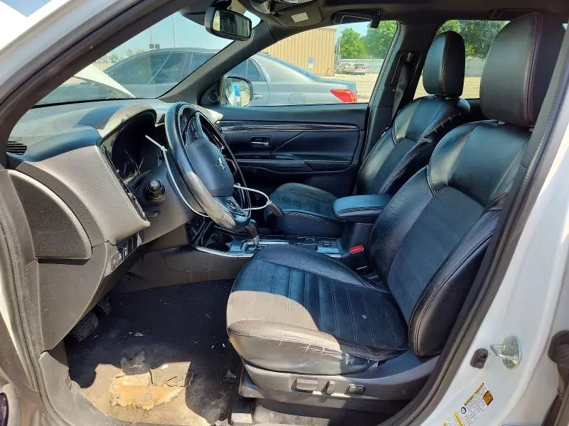 2020 MITSUBISHI OUTLANDER SE  