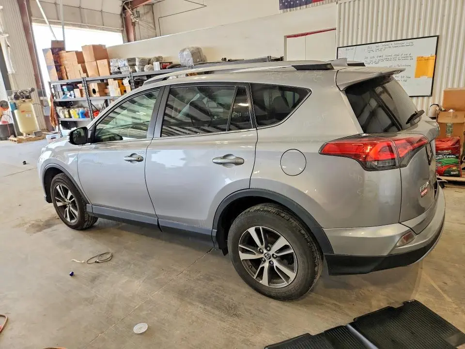 2016 TOYOTA RAV4 XLE  
