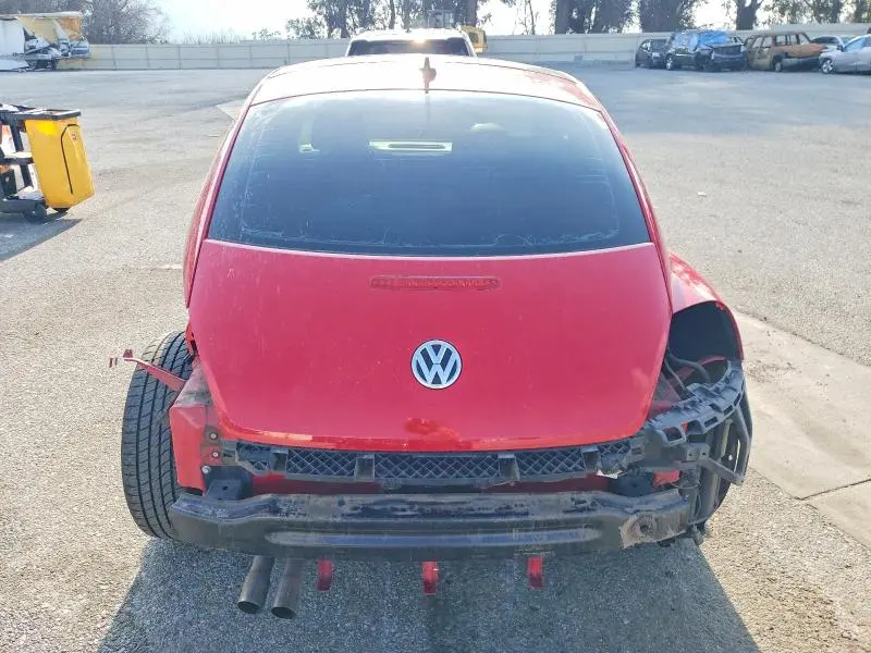 2013 VOLKSWAGEN BEETLE   