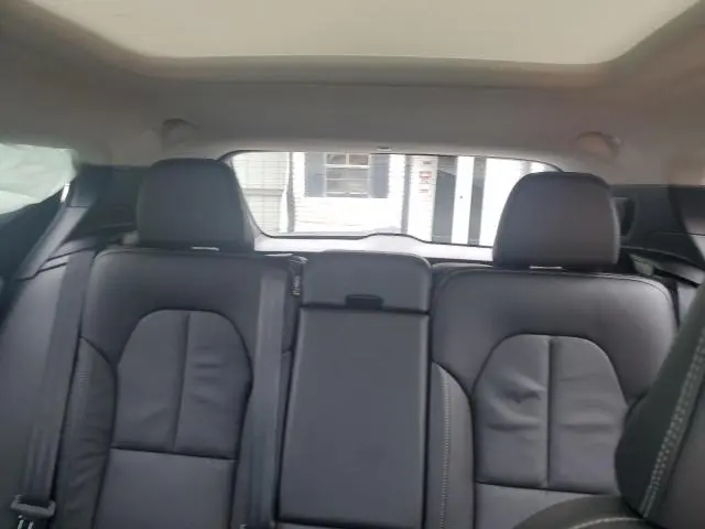 2024 VOLVO XC40 CORE  