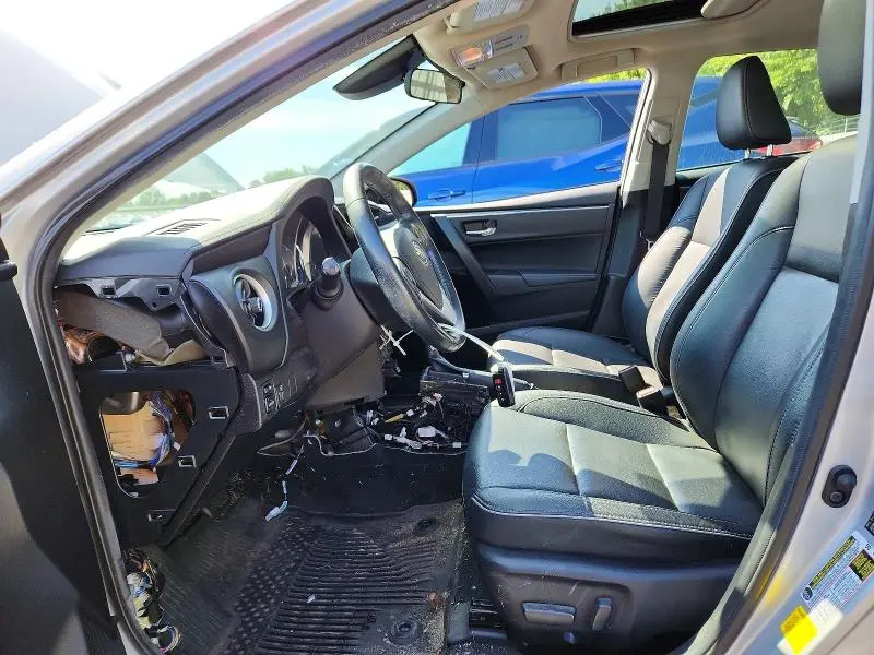 2019 TOYOTA COROLLA XLE  