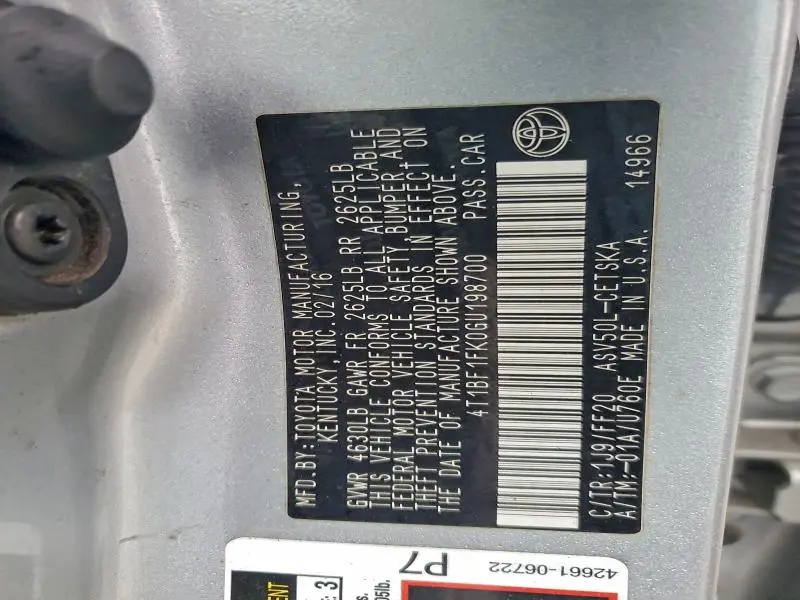 2016 TOYOTA CAMRY LE  