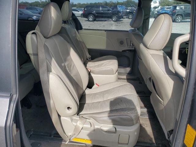 2011 TOYOTA SIENNA XLE