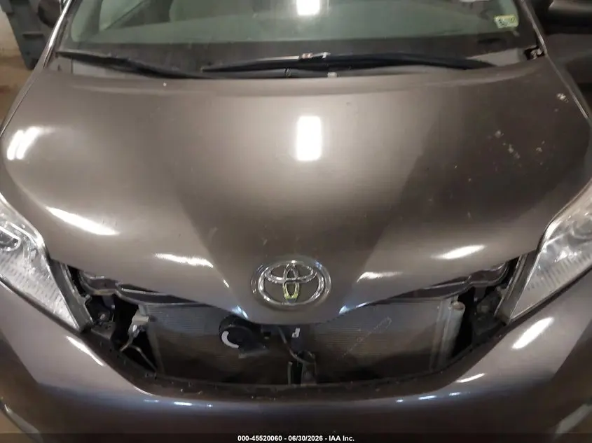 2017 TOYOTA SIENNA L 7 PASSENGER