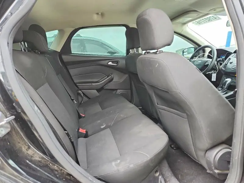 2015 FORD FOCUS SE  