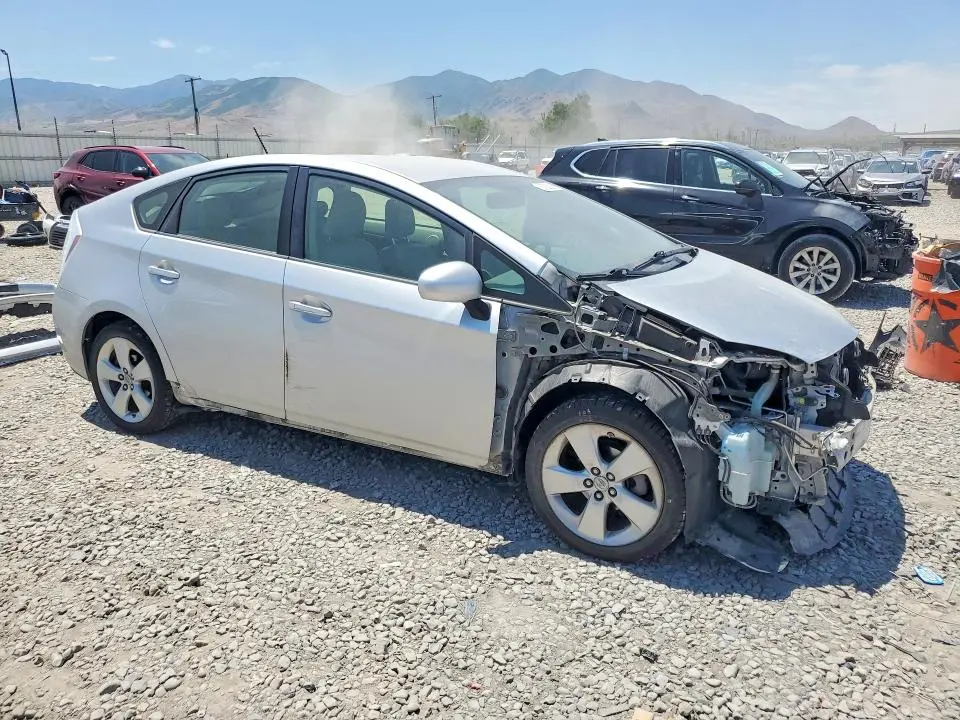 2010 TOYOTA PRIUS V  