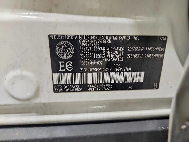 2019 TOYOTA RAV4 XLE  