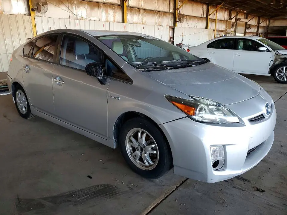 2010 TOYOTA PRIUS III  