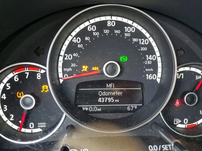 2013 VOLKSWAGEN BEETLE   