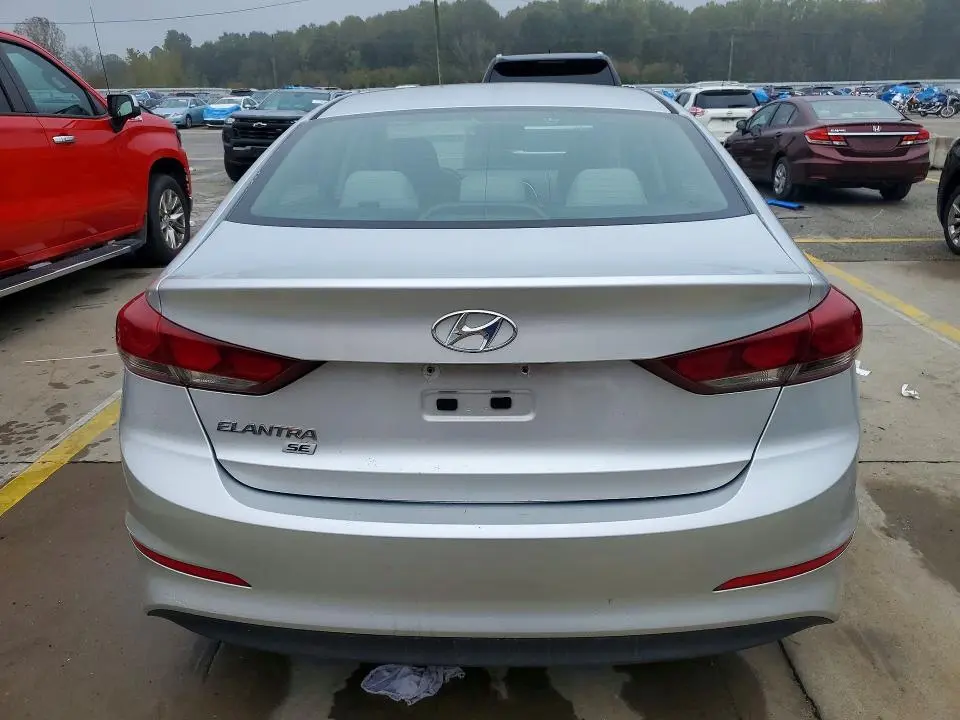 2018 HYUNDAI ELANTRA SE  