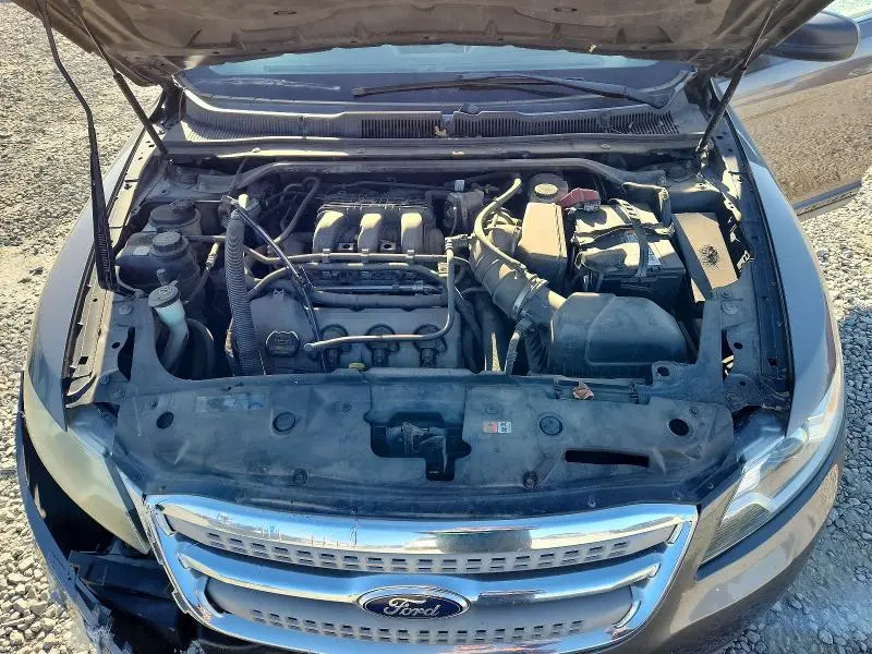 2011 FORD TAURUS SE  