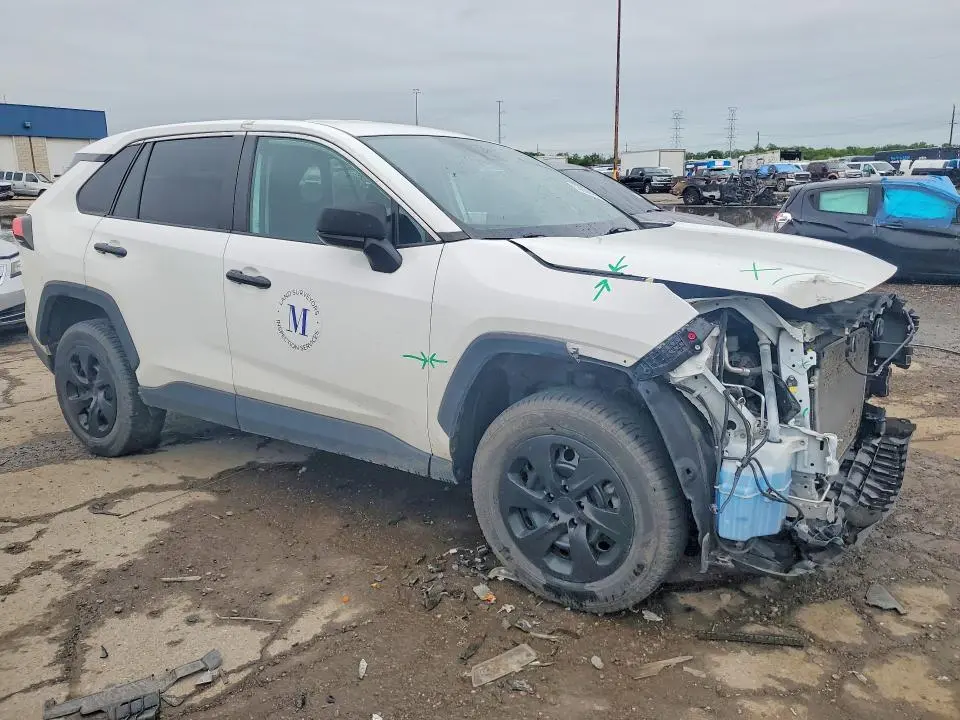 2022 TOYOTA RAV4 LE  