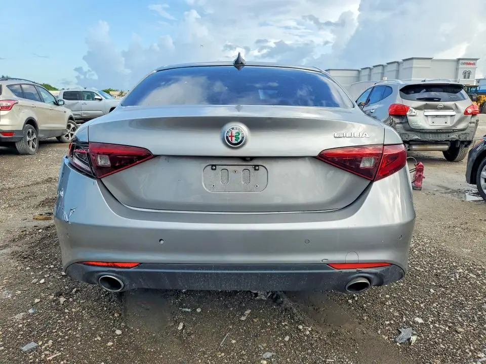 2017 ALFA ROMEO GIULIA TI  