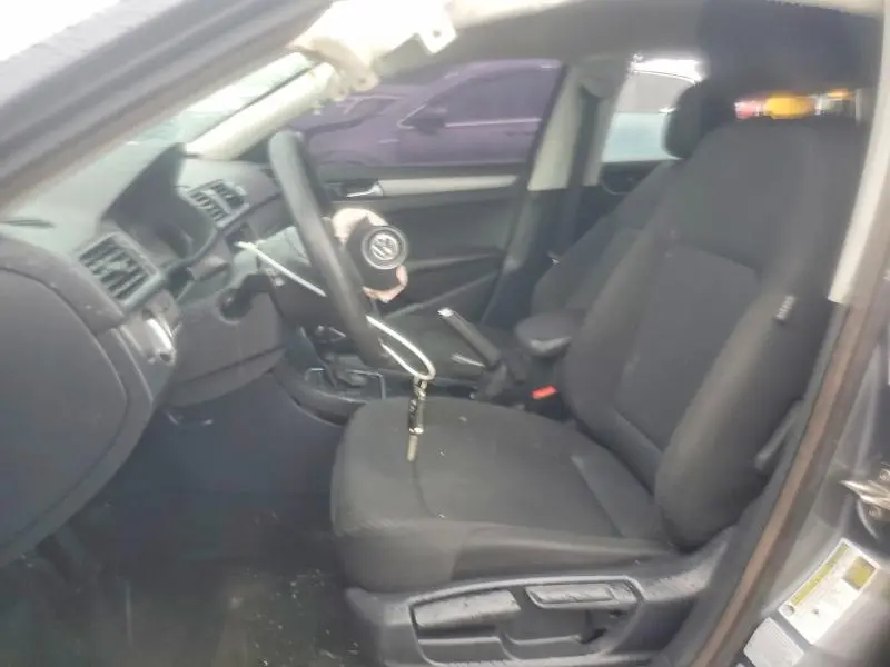 2015 VOLKSWAGEN PASSAT S  