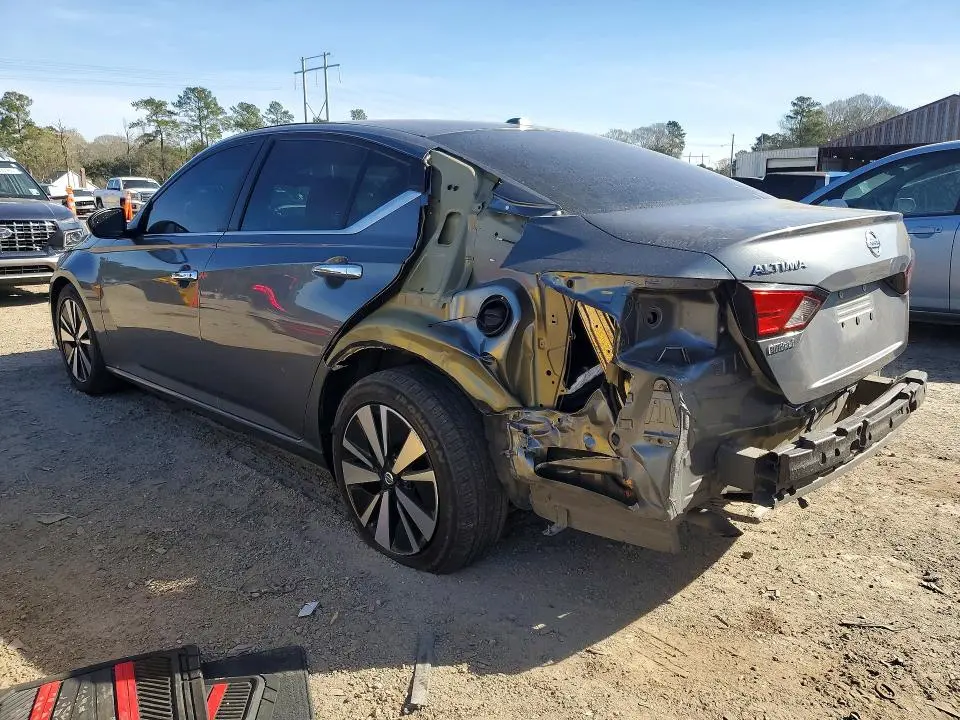 2022 NISSAN ALTIMA SV  