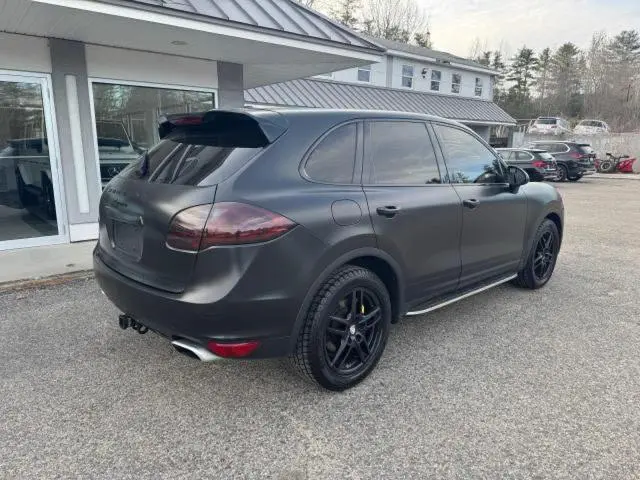 2013 PORSCHE CAYENNE   