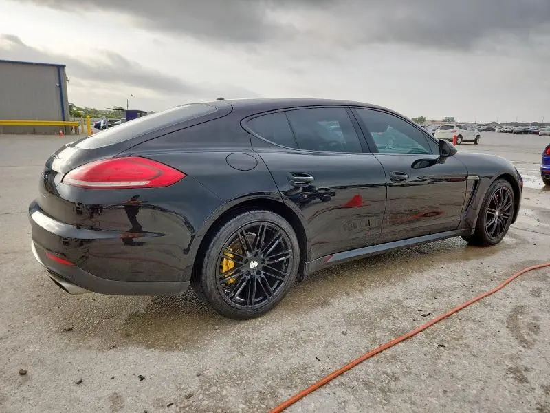2015 PORSCHE PANAMERA 2  