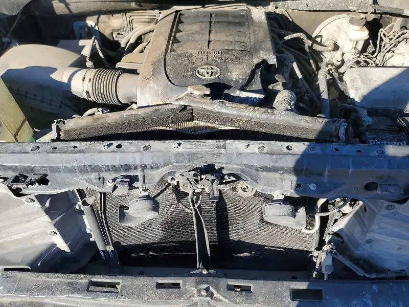 2015 TOYOTA TUNDRA CREWMAX SR5  